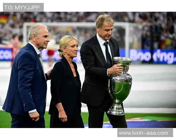 德国足球明星盘点:从贝肯鲍尔到穆勒的传奇之路 德国足球明星盘点:从贝肯鲍尔到穆勒的传奇之路