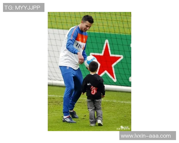 足球明星朱炯的传奇故事与他在绿茵场上的辉煌成就 足球明星朱炯的传奇故事与他在绿茵场上的辉煌成就