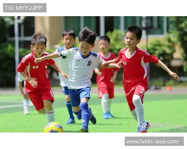 追逐足球明星的梦想与激情在绿茵场上的绽放与成长 追逐足球明星的梦想与激情在绿茵场上的绽放与成长